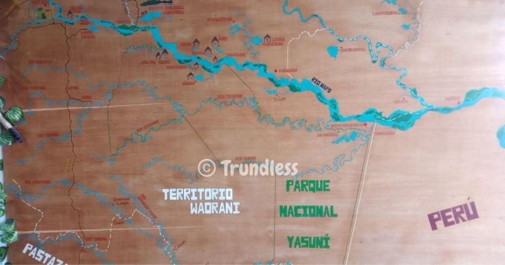 Map showing the Waorani territory, Yasuní National Park, and surrounding areas in Ecuador, with parts of Peru marked. Rivers and geographical features are highlighted in blue.